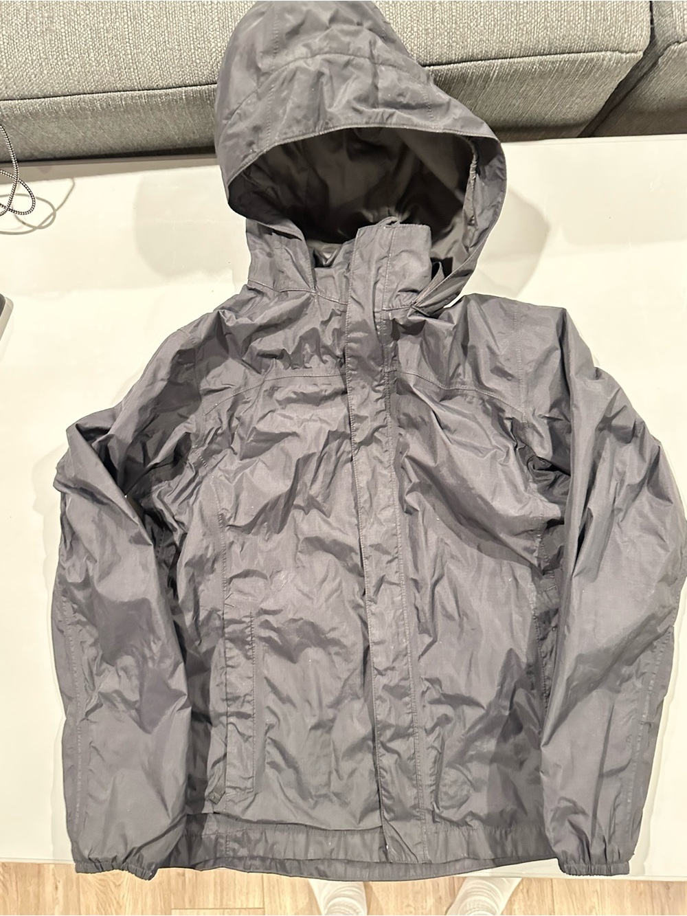 North face boys 14/16 L windbreaker rain jacket black